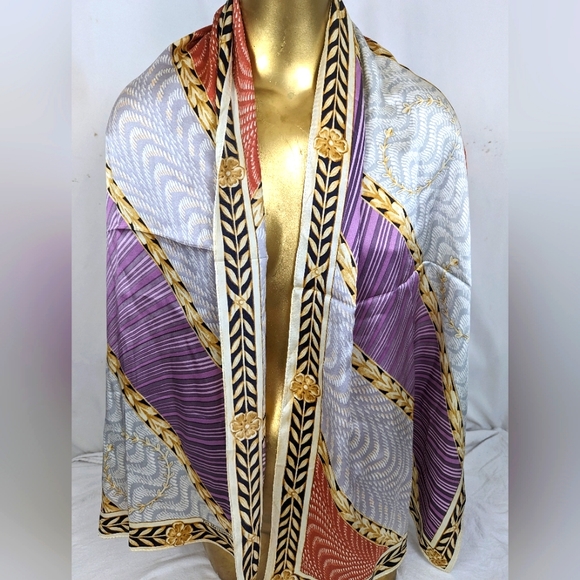 The Metropolitan Museum of Art 100% Mulberry Silk Vintage Scarf - Picture 3 of 12